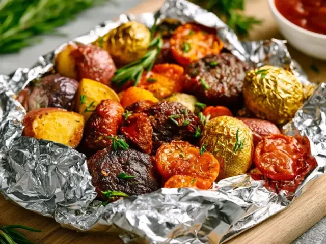 Hearty Hobo Packet Dinner: Campfire Foil Pack Recipe