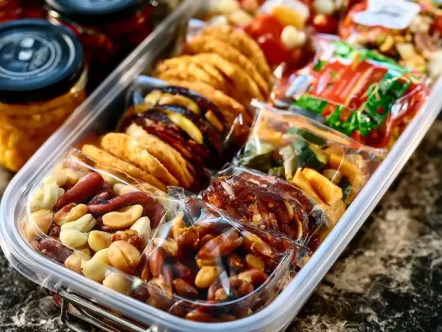 Make-Ahead No Fridge Camping Snack Box: Smart Trail Fuel